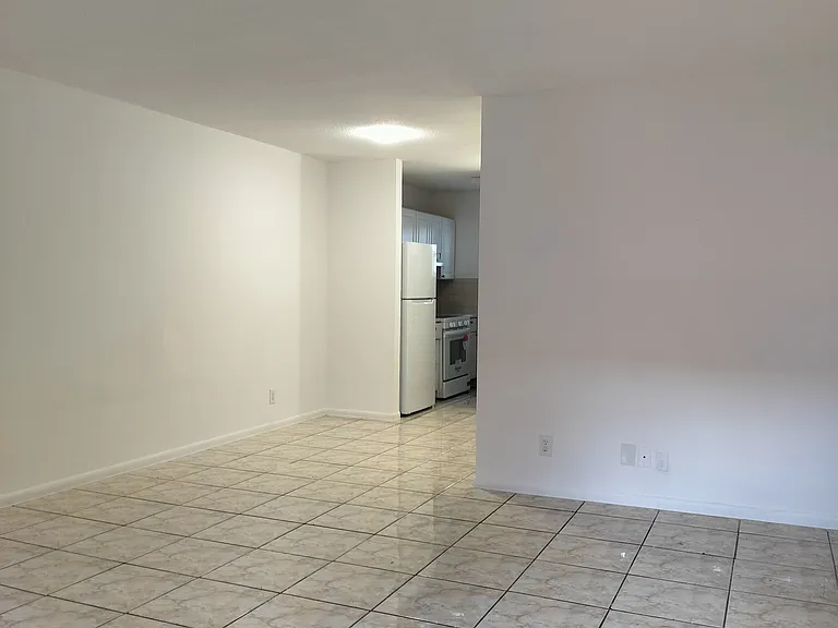 3363 Davie Blvd #204 — Photo 8