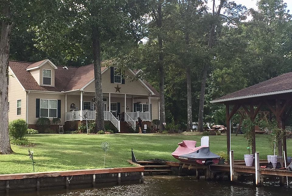 2nd image of 274 Princess Ln