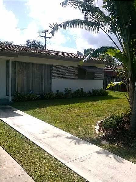 2nd image of 1540 SW 22nd Ave