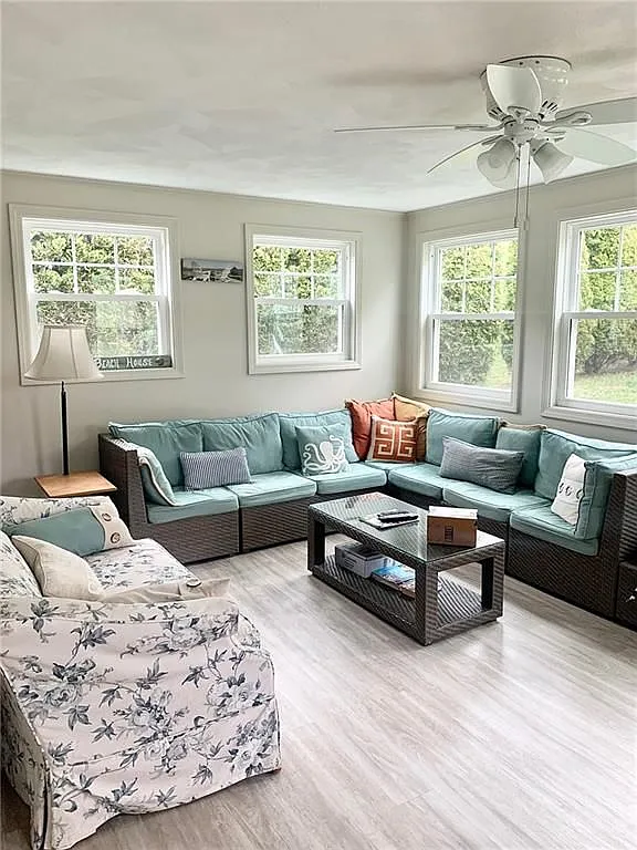 4 bed, 1.0 bath, 1581 sqft, $3,200 — Photo 2