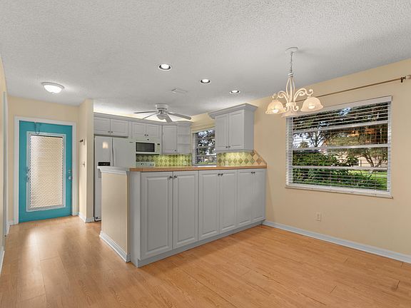 4th image of 100 SPRING LAKE Drive #107