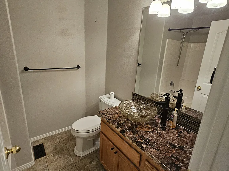 13845 W Hartford Dr — Photo 9