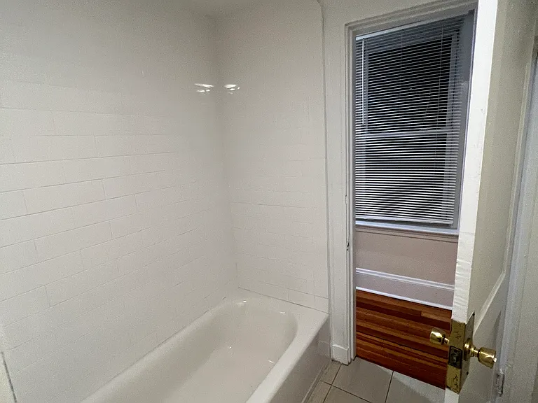 10 Barrows St #4 — Photo 12