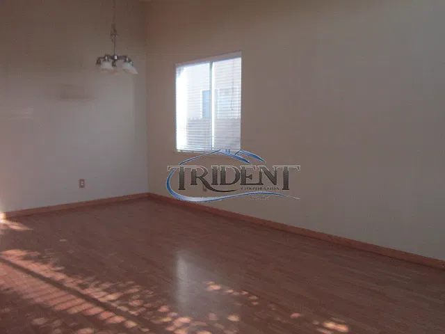 4 bed, 2129 sqft, $2,400 — Photo 3