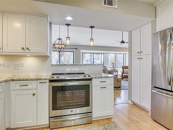 5th image of 33 Lake Forest Dr APT 3299