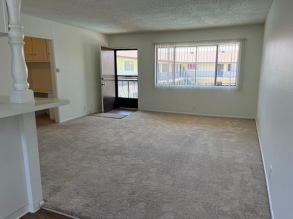 Spacious living room