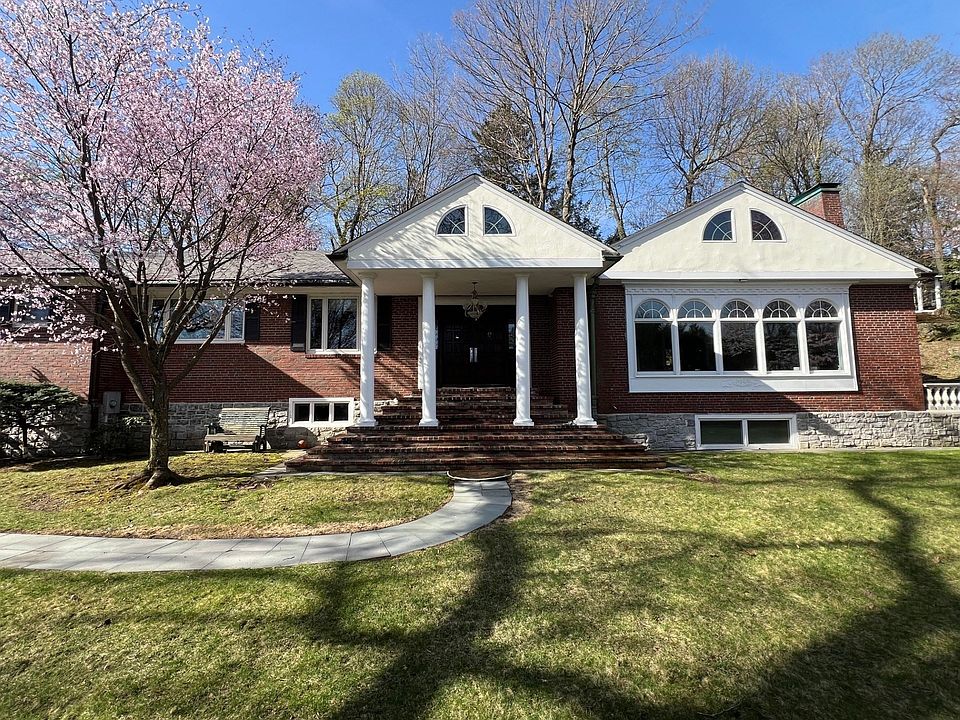1st image of 75 Lee St