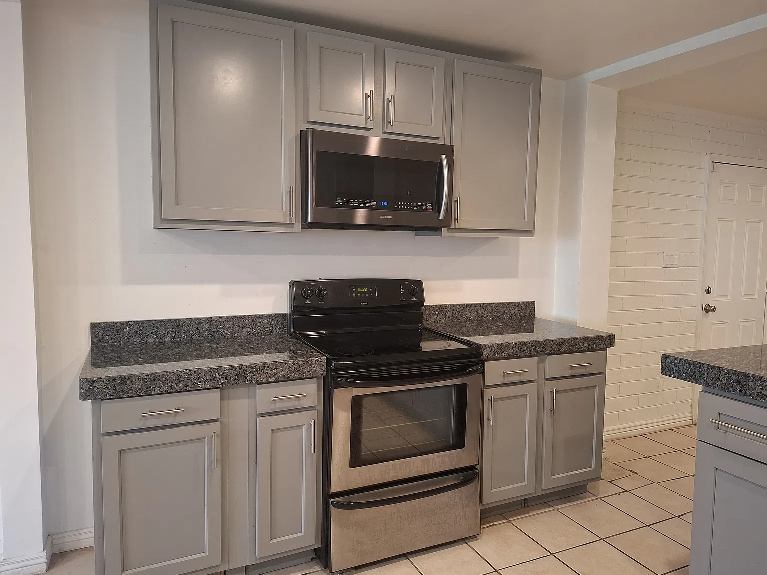 3 bed, 2000 sqft, $2,250 — Photo 4