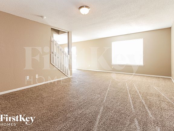 3rd image of 1820 Long Lake Dr