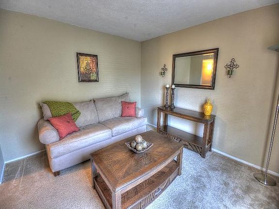 5th image of 5501 Kerry Ln
