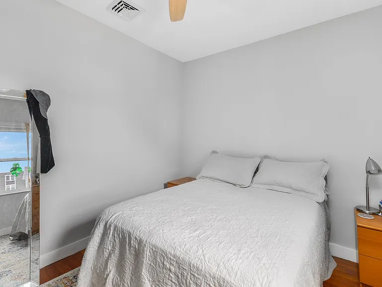 41 E Transit St #2R — Photo 10