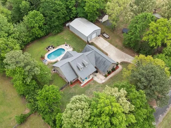 53 Annadale Dr, Maud, TX 75567