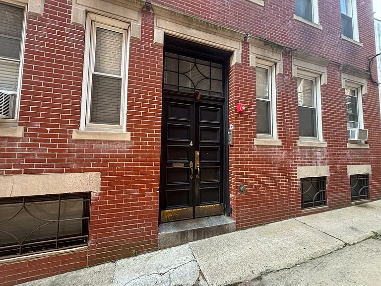 4 Powers Ct #A — Photo 13