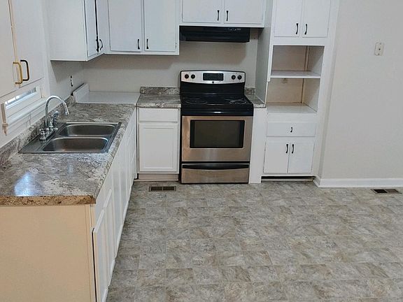 3rd image of 1850 Gola Dr
