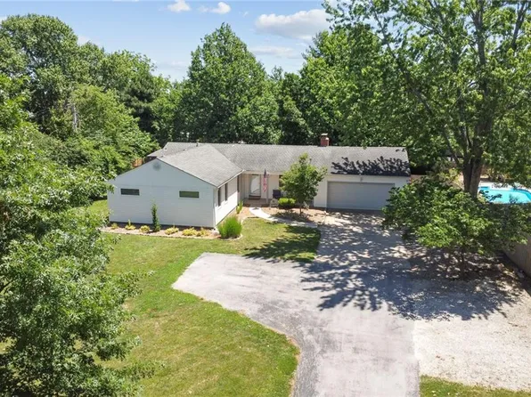 7601 Lackman Rd, Lenexa, KS 66217