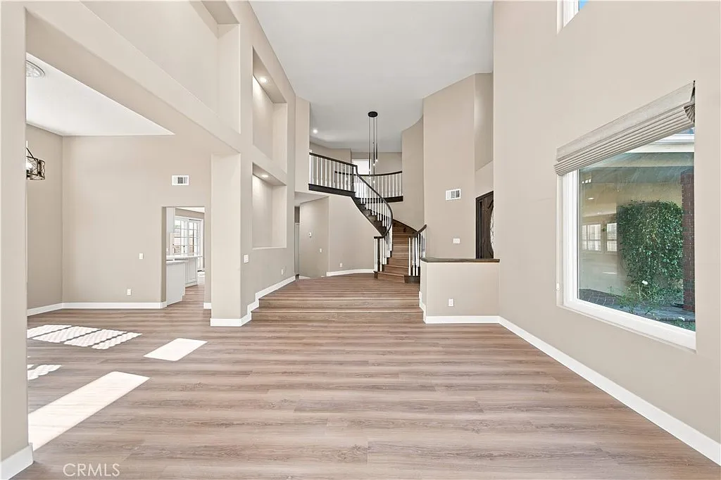 4 bed, 3.5 bath, 3134 sqft, $6,000 — Photo 2