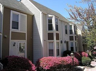 11929 Redtree Way, Reston, VA 20194