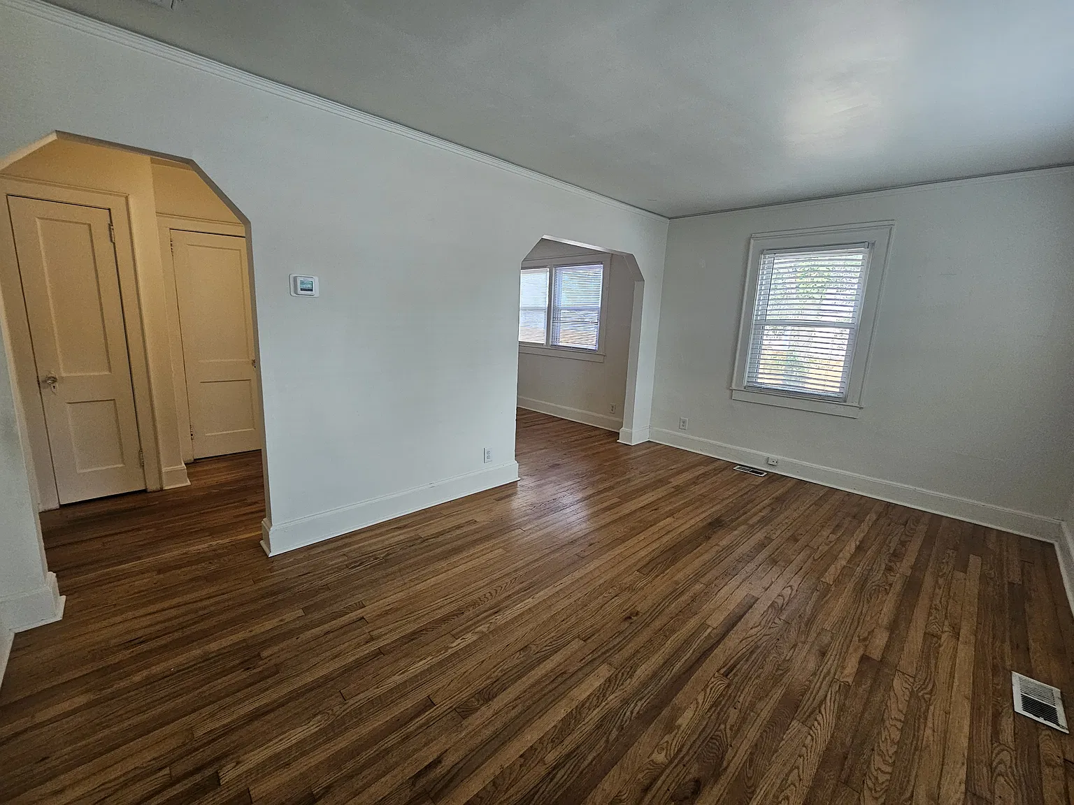 3 bed, 1000 sqft, $1,650 — Photo 4
