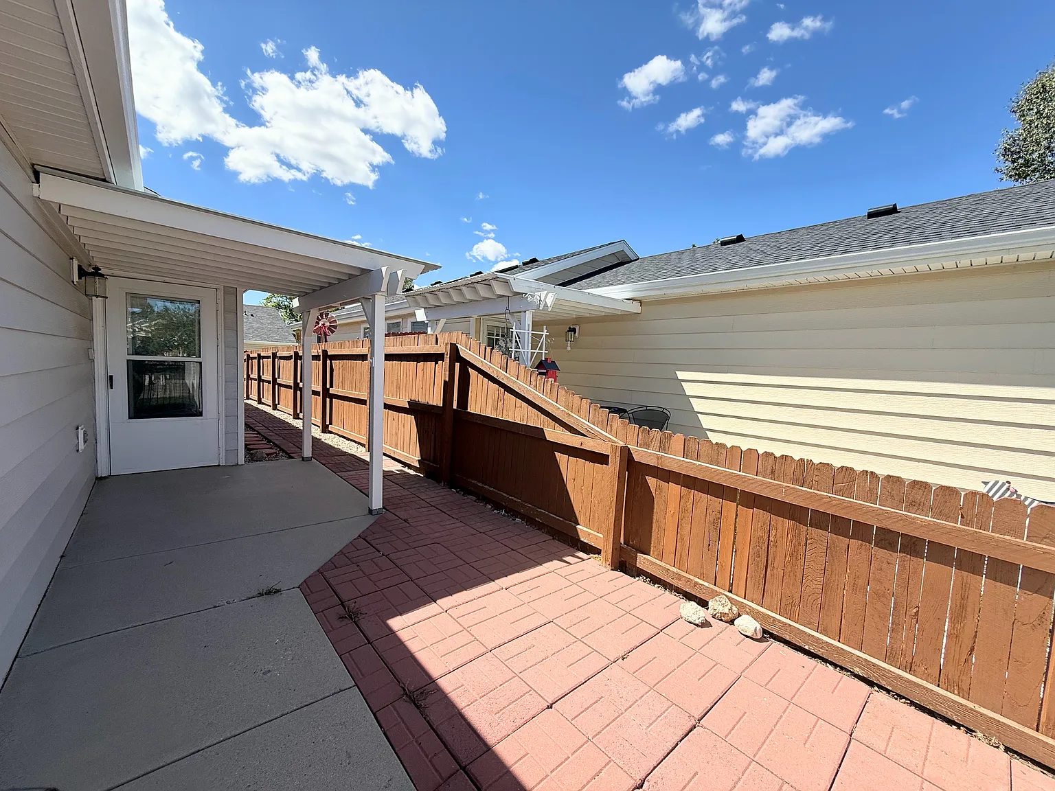 2 bed, 1057 sqft, $1,850 — Photo 2