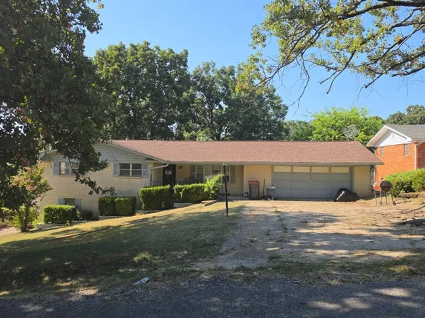 109 Phoenix Ave, Arkoma, OK 74901