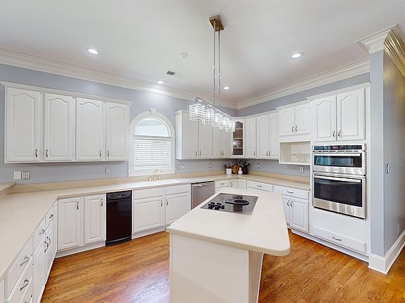 5th image of 3049 Oakleigh Manor Cv