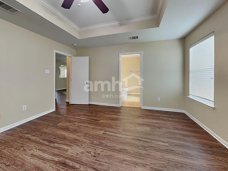 8102 Sweetstone Bluff Ln — Photo 11