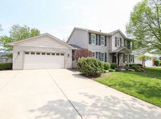 2509 Keystone Rd, Bloomington, IL 61704