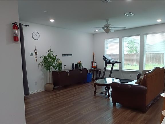 3rd image of 505 Virginia Way