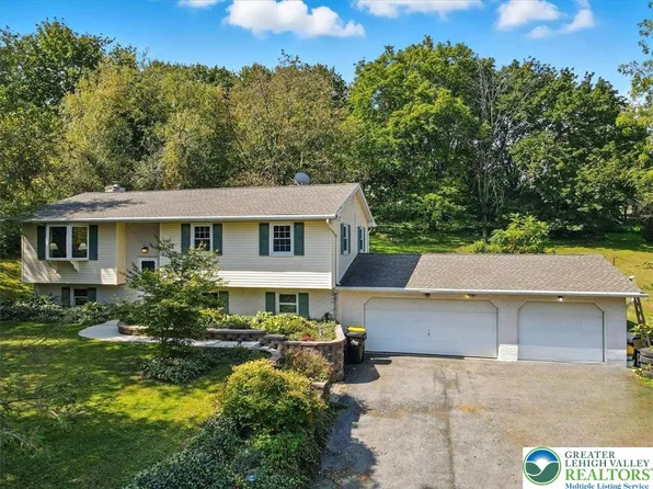 579 Overlook Cir, Walnutport, PA 18088
