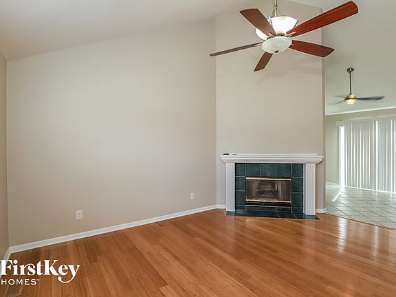 3rd image of 1877 Gates Dr W