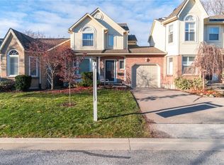 5255 Lakeshore Rd #3, Burlington, ON L7L5X6