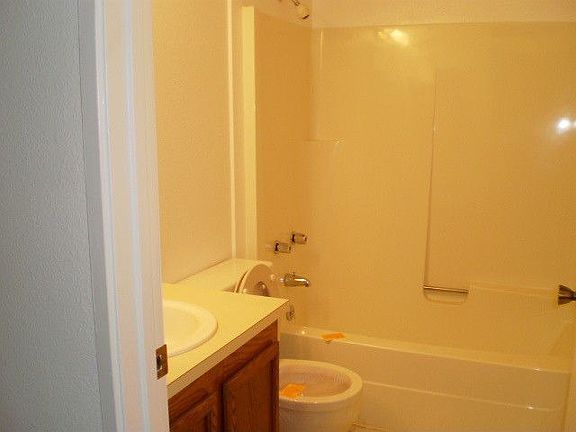 4th image of 8812 20th Ave NE APT A104