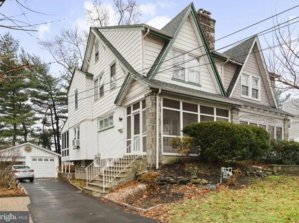 540 Country Club Ln, Havertown, PA 19083