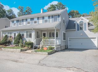 19 Oak Knoll Ave, Chelmsford, MA 01824