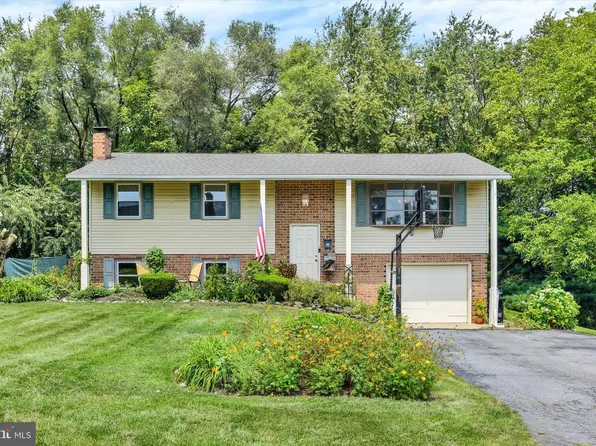 211 Hanshue St, Steelton, PA 17113