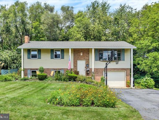 211 Hanshue St, Steelton, PA 17113