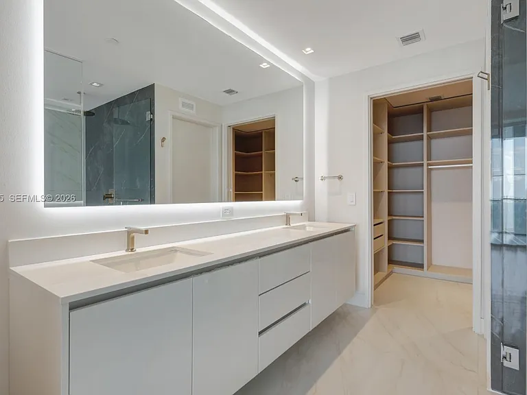 700 NE 24th St #2803 — Photo 16