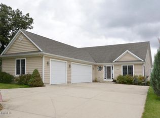 8921 Austin Ct, Portage, MI 49002