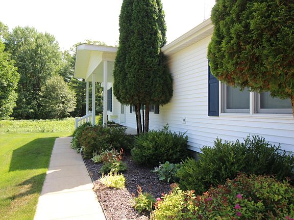 4th image of 21730 University Dr