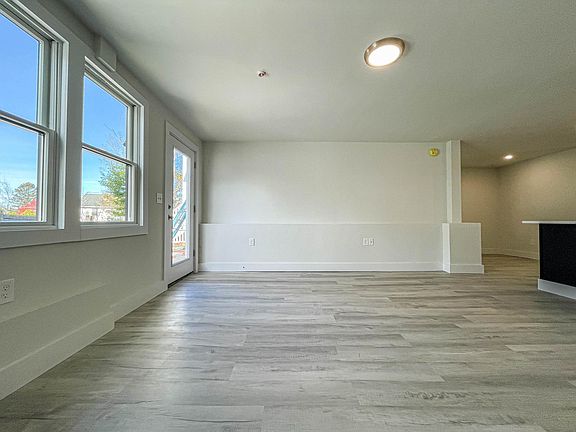 4th image of 265 Cottage Rd #6