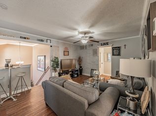 623 Ridgeline Dr, Hurst, TX 76053