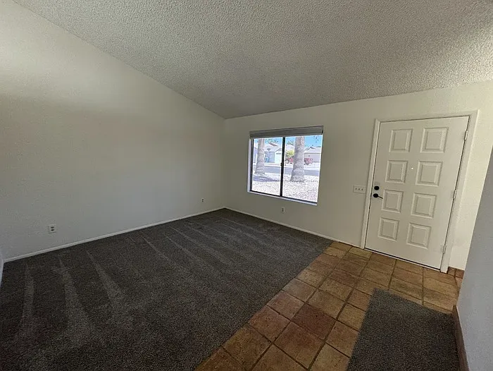 1618 E Sandra Ter — Photo 3