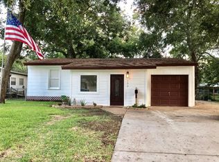 122 Camellia St, Lake Jackson, TX 77566