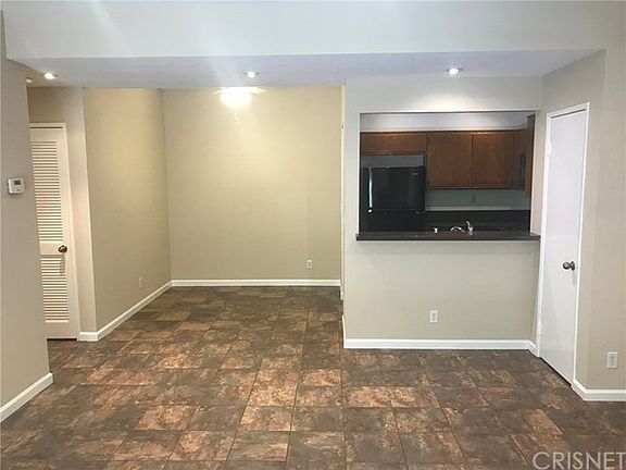 2nd image of 23807 Del Monte Dr Unit 133