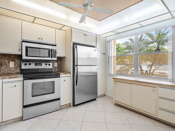 5th image of 3404 Bimini Lane #D1