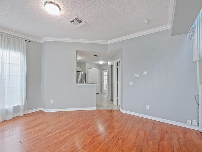 750 Olympic Cir — Photo 19