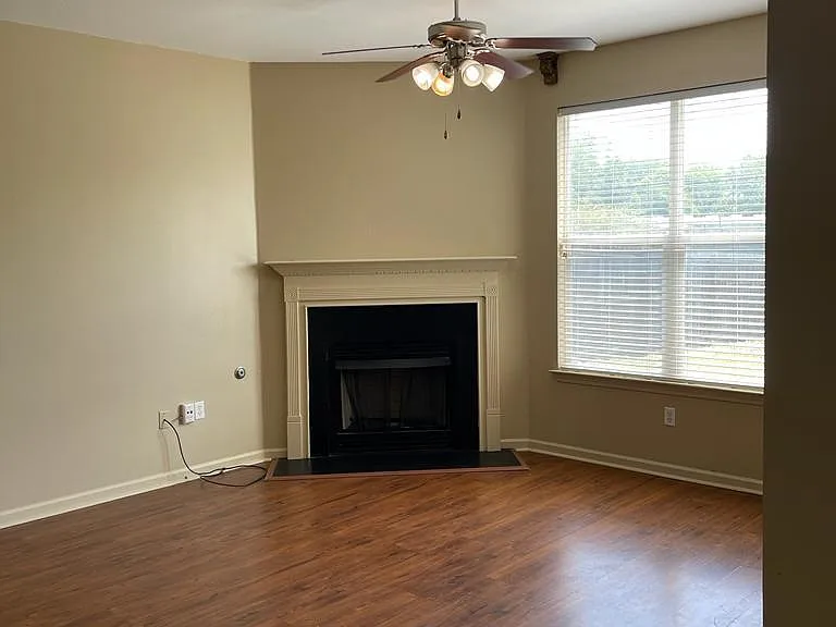 10037 Sandhill Ct — Photo 9