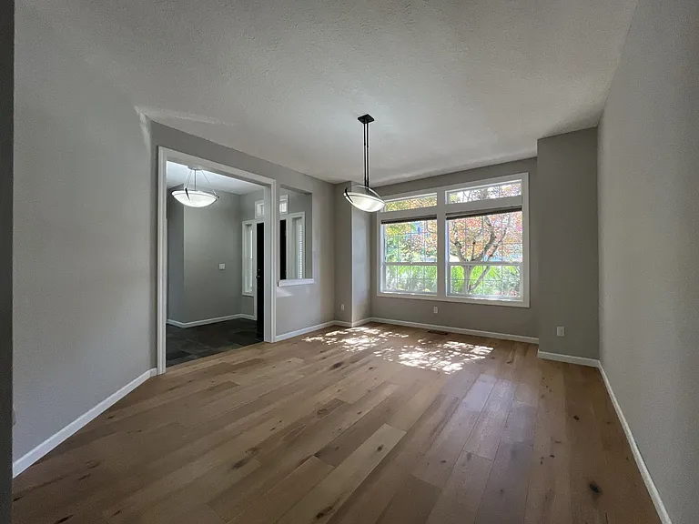 224 NW Sundown Way — Photo 27