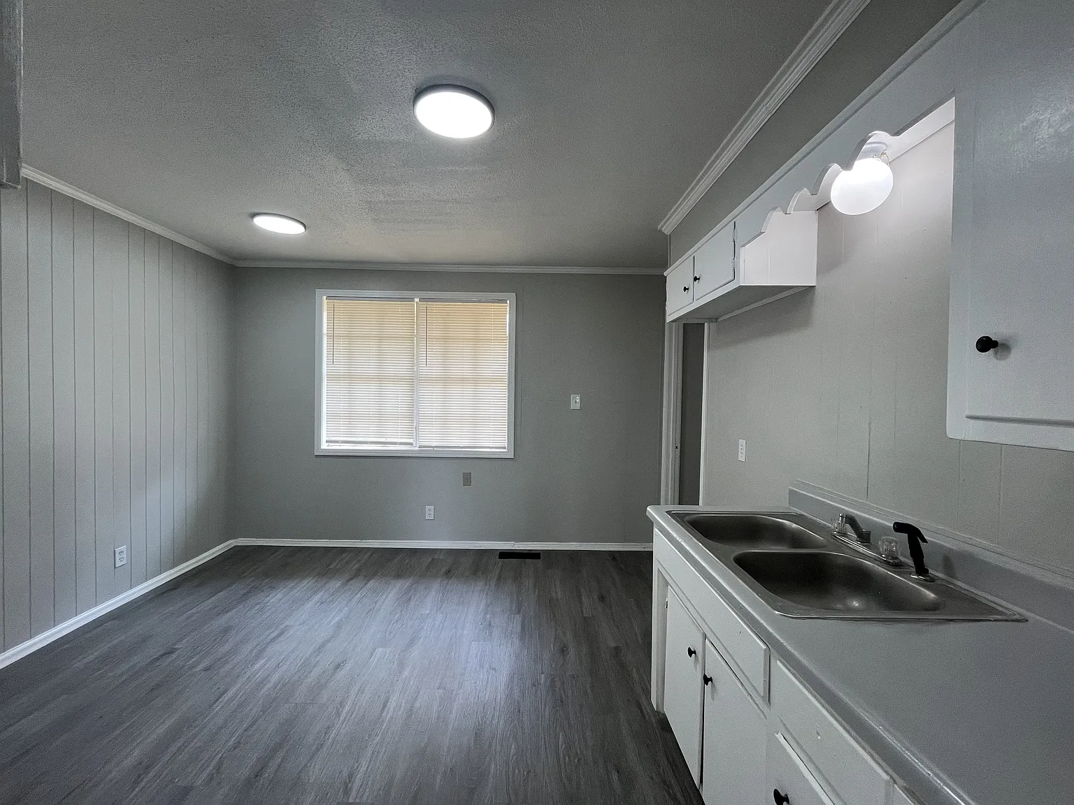 606 Austin St Brownsville - 1 — Photo 4
