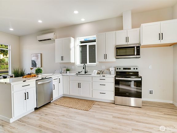 5th image of 4010 N Highland Street